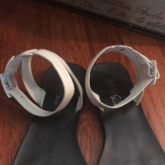 Black and white sandals - Picture 4 of 6